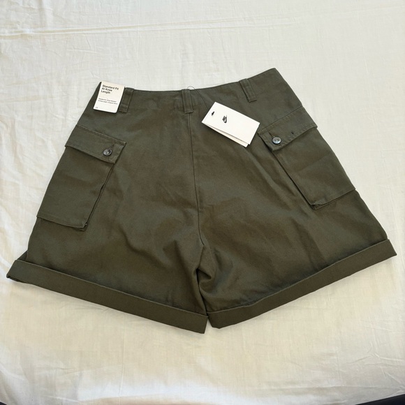 Nike Life Woven P44 Cargo Canvas Shorts Olive Green FJ7137-325 Men’s Size 30 - Picture 6 of 6